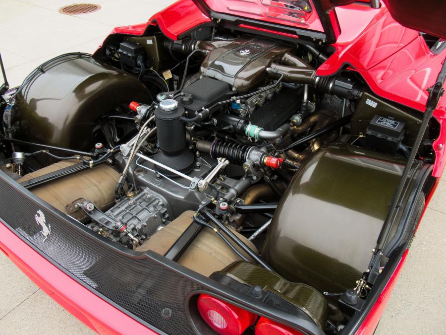 Моторный отсек Ferrari F50 1995 года  (фото 41 из 60)